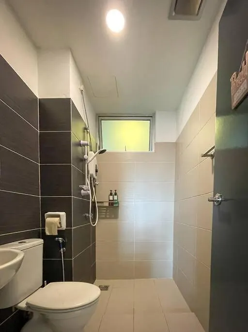 ג'והור בהרו Midori@Austin 6-10 Pax, Water Park, Ikea Toppen 0*, ג'והור בהרו מלזיה